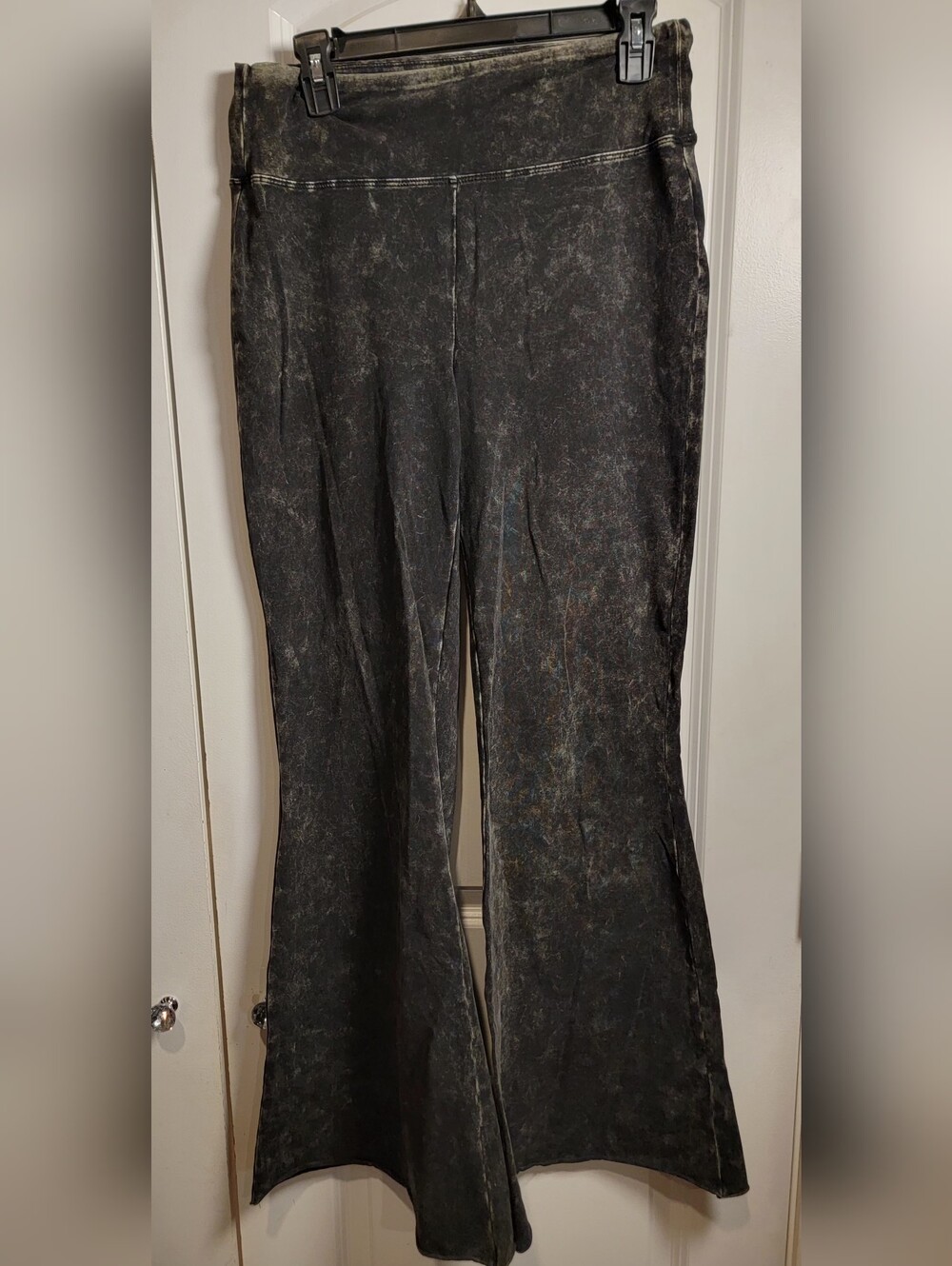 Zenana Women’s 1X Charcoal Acid Wash Flare Pants High Waist Stretch